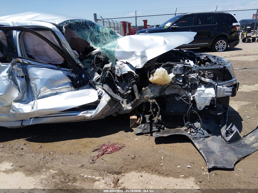 2012 Lincoln Mkz VIN 3LNHL2GC6CR835610 IAAI salvage auction — RIGHT FRONT, Salvage (Kansas), sold $225 on 2026-07-31 (photo 6)