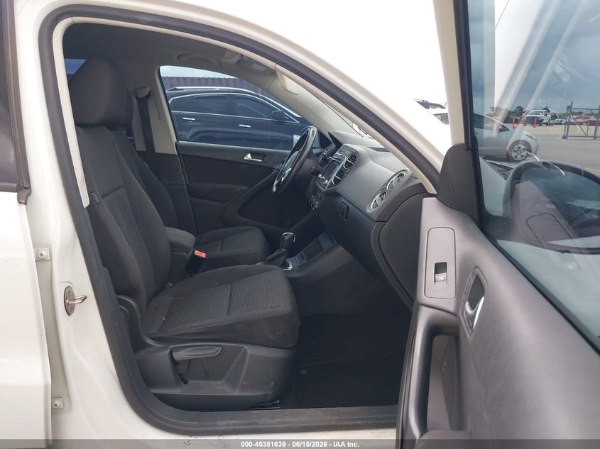 2015 Volkswagen Tiguan VIN WVGBV7AX4FW585617 IAAI salvage auction — NORMAL WEAR, Clear (Texas), sold $1,800 on 2026-07-16 (photo 5)
