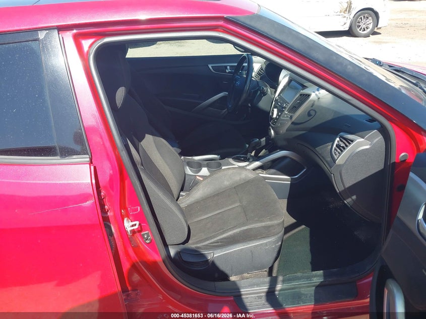 2017 Hyundai Veloster VIN KMHTC6ADXHU323156 IAAI salvage auction — SIDE, Clear (Arizona), sold $1,650 on 2026-07-16 (photo 5)