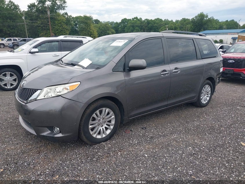 2017 Toyota Sienna VIN 5TDYZ3DC2HS865639 IAAI salvage auction — REAR END, Salvage (South Carolina), sold $7,800 on 2026-07-07 (photo 2)