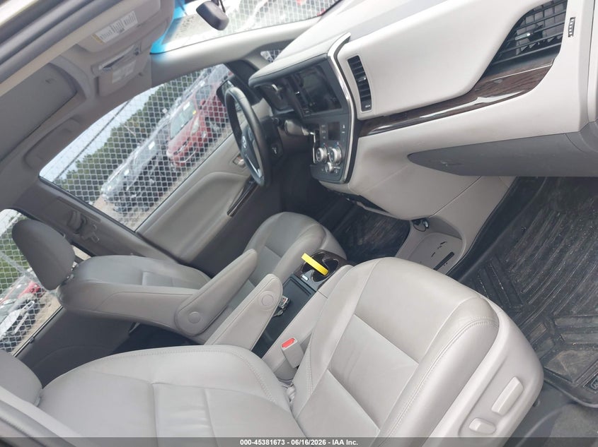 2017 Toyota Sienna VIN 5TDYZ3DC2HS865639 IAAI salvage auction — REAR END, Salvage (South Carolina), sold $7,800 on 2026-07-07 (photo 5)