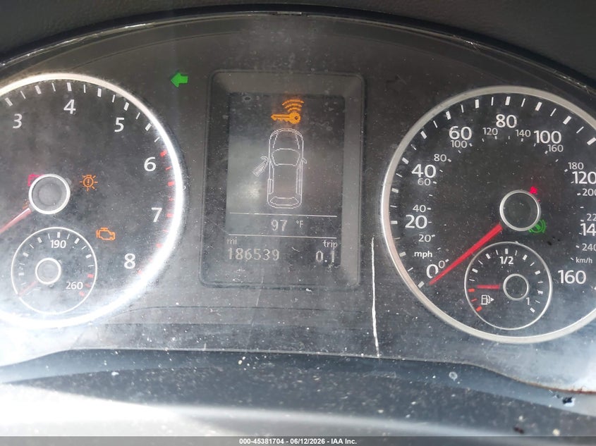 2017 Volkswagen Tiguan VIN WVGAV7AX8HK050604 IAAI salvage auction — FRONT END, Clear (Florida), sold $325 on 2026-07-15 (photo 7)
