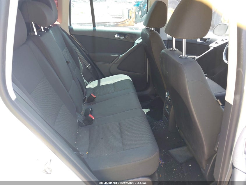 2017 Volkswagen Tiguan VIN WVGAV7AX8HK050604 IAAI salvage auction — FRONT END, Clear (Florida), sold $325 on 2026-07-15 (photo 8)