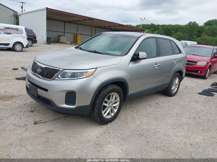 2015 Kia Sorento VIN 5XYKTCA68FG557505 IAAI salvage auction — NORMAL WEAR, Original (Ohio), sold $700 on 2026-07-08 (photo 2)