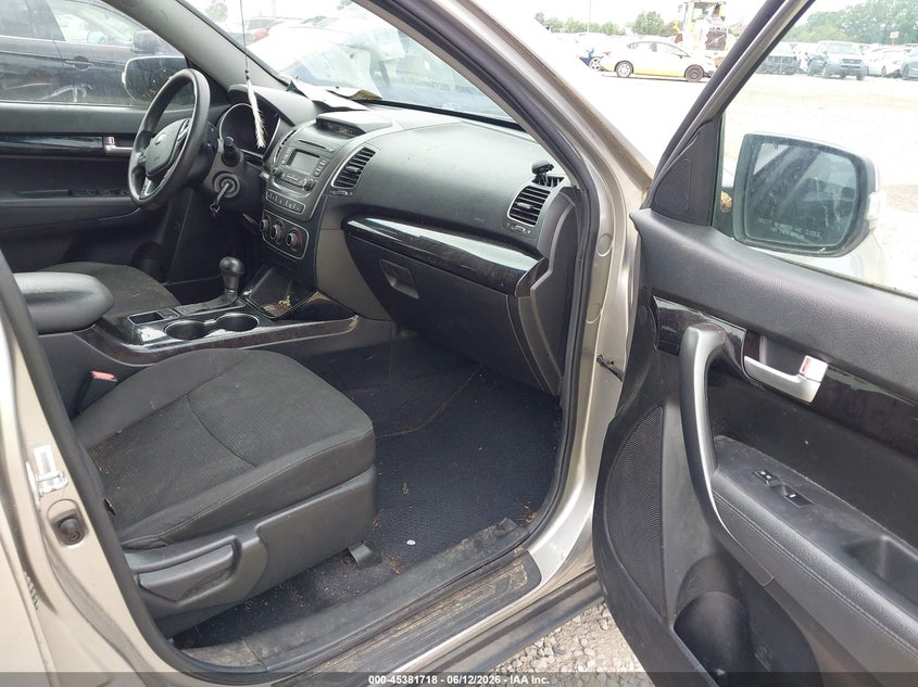 2015 Kia Sorento VIN 5XYKTCA68FG557505 IAAI salvage auction — NORMAL WEAR, Original (Ohio), sold $700 on 2026-07-08 (photo 5)