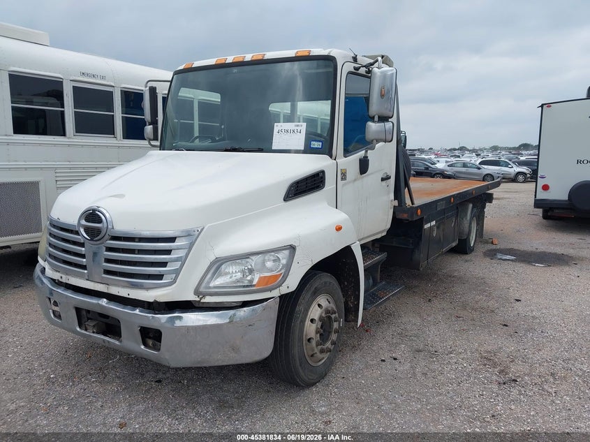 2009 Hino 258/268 VIN 5PVNJ8JN392S50166 IAAI salvage auction — FRONT END, Original (Texas), sold $11,250 on 2026-07-21 (photo 2)