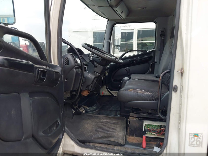 2009 Hino 258/268 VIN 5PVNJ8JN392S50166 IAAI salvage auction — FRONT END, Original (Texas), sold $11,250 on 2026-07-21 (photo 6)