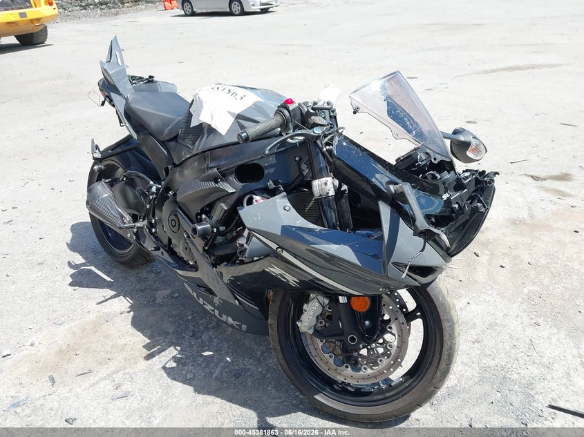 2025 Suzuki Gsx-r VIN JS1GN7FA1S7100671 IAAI salvage auction — FRONT & REAR, Mv-907A (New York), sold $4,500 on 2026-07-08 (photo 1)
