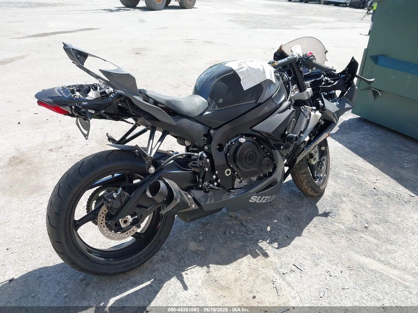 2025 Suzuki Gsx-r VIN JS1GN7FA1S7100671 IAAI salvage auction — FRONT & REAR, Mv-907A (New York), sold $4,500 on 2026-07-08 (photo 4)