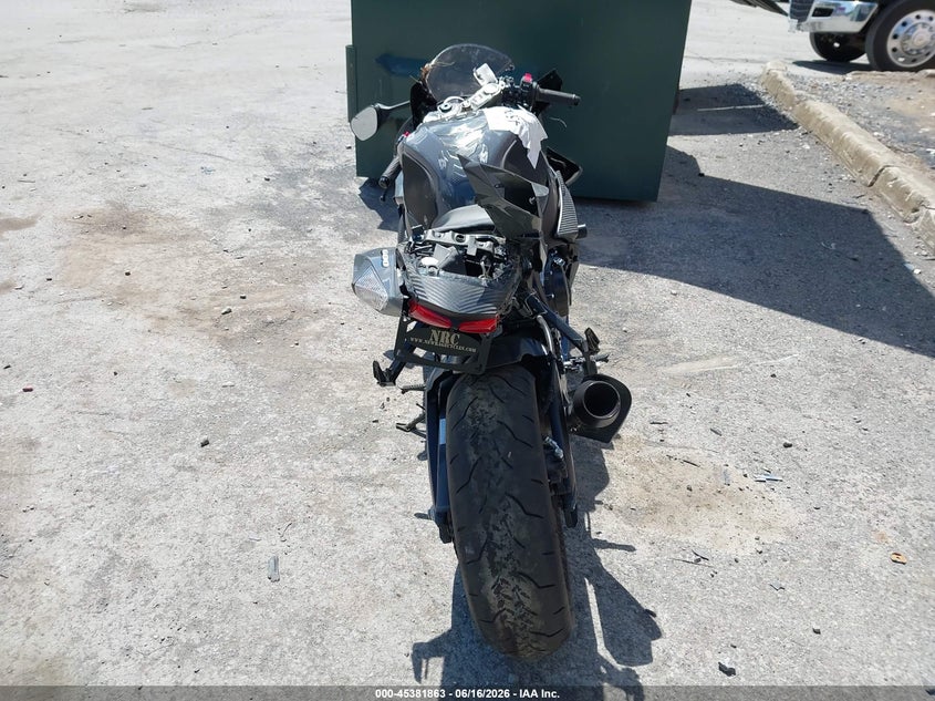 2025 Suzuki Gsx-r VIN JS1GN7FA1S7100671 IAAI salvage auction — FRONT & REAR, Mv-907A (New York), sold $4,500 on 2026-07-08 (photo 6)