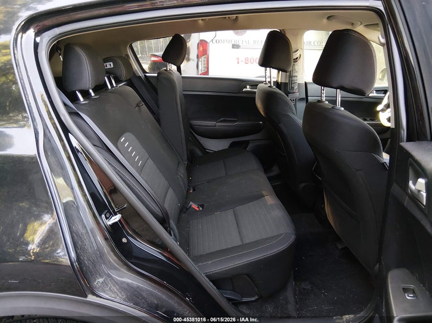 2017 Kia Sportage VIN KNDPMCAC5H7042826 IAAI salvage auction — NORMAL WEAR, Clear (Maryland), sold $2,750 on 2026-07-29 (photo 8)
