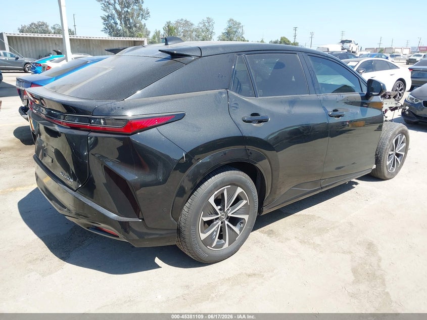 2023 Lexus VIN JTJAAAAB7PA018214 IAAI salvage auction — RIGHT FRONT, Salvage Title, sold $16,100 on 2026-07-13 (photo 4)