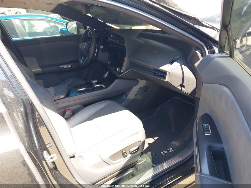 2023 Lexus VIN JTJAAAAB7PA018214 IAAI salvage auction — RIGHT FRONT, Salvage Title, sold $16,100 on 2026-07-13 (photo 5)