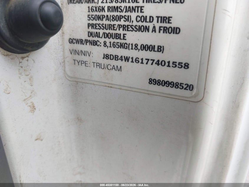 2007 Gmc W3500 VIN J8DB4W16177401558 IAAI salvage auction — ENGINE DAMAGE, Mv-907A (New York), sold $25 on 2026-07-21 (photo 8)