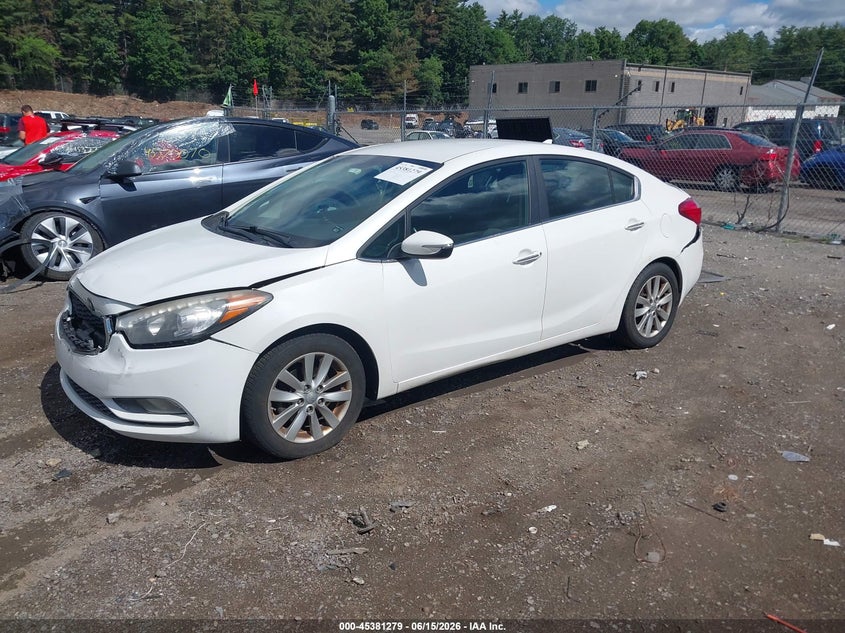 2015 Kia Forte VIN KNAFX4A85F5303995 IAAI salvage auction — REAR END, Salvage (Massachusetts), sold $400 on 2026-07-17 (photo 2)