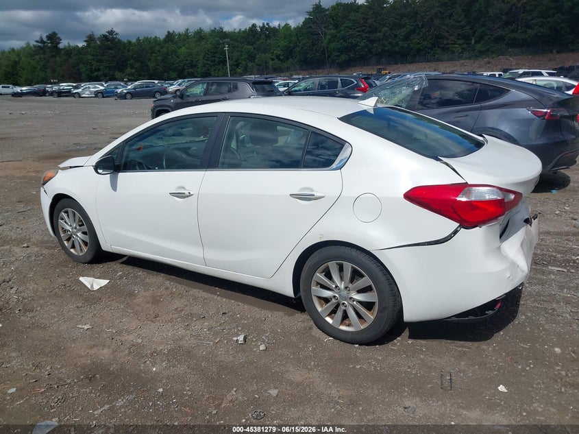 2015 Kia Forte VIN KNAFX4A85F5303995 IAAI salvage auction — REAR END, Salvage (Massachusetts), sold $400 on 2026-07-17 (photo 3)