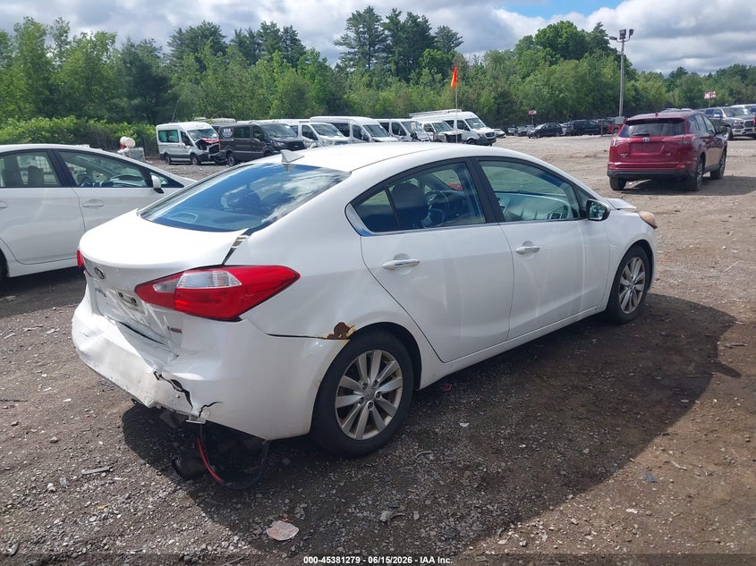 2015 Kia Forte VIN KNAFX4A85F5303995 IAAI salvage auction — REAR END, Salvage (Massachusetts), sold $400 on 2026-07-17 (photo 4)