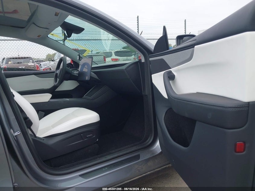 2026 Tesla Model y VIN 7SAYGDEE3TA457871 IAAI salvage auction — FRONT & REAR, Salvage (North Carolina), sold $20,500 on 2026-07-16 (photo 5)