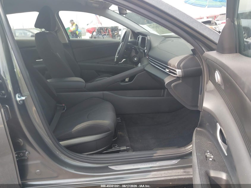 2026 Hyundai Elantra VIN KMHLL4DG5TU130447 IAAI salvage auction — REAR END, Rebuildable (Florida), sold $5,800 on 2026-07-30 (photo 5)