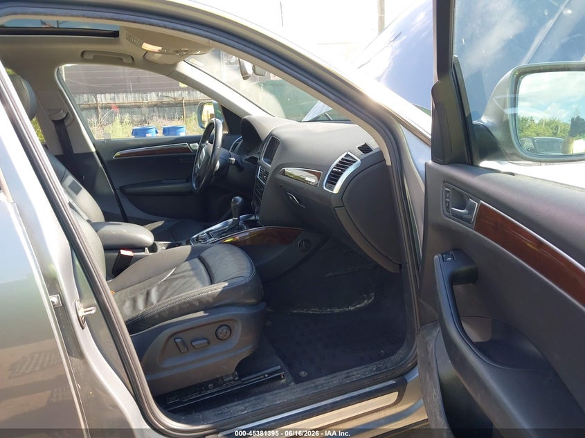 2010 Audi Q5 VIN WA1LKAFP1AA085356 IAAI salvage auction — REAR END, Clear (Michigan), sold $575 on 2026-07-09 (photo 5)