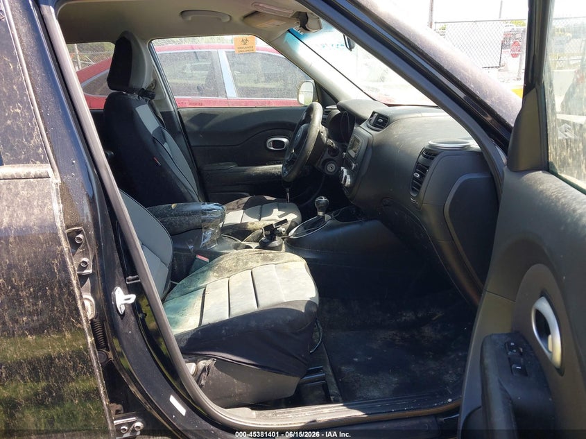 2016 Kia Soul VIN KNDJN2A2XG7301104 IAAI salvage auction — NORMAL WEAR, Clear (Tennessee), sold $325 on 2026-07-16 (photo 5)