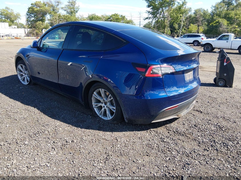 2021 Tesla Model y VIN 5YJYGDEE8MF094209 IAAI salvage auction — SIDE, Salvage (New Jersey), sold $6,000 on 2026-08-02 (photo 3)