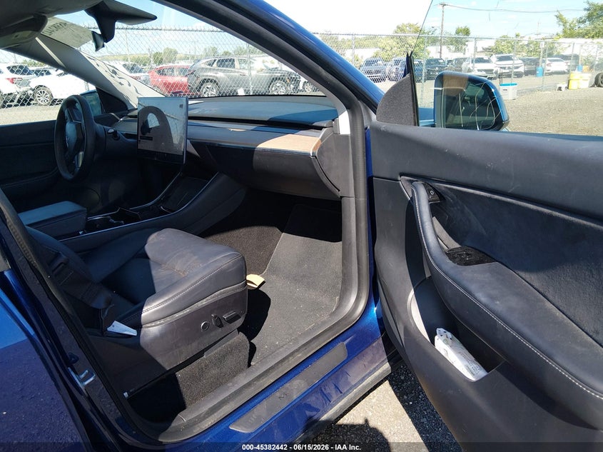 2021 Tesla Model y VIN 5YJYGDEE8MF094209 IAAI salvage auction — SIDE, Salvage (New Jersey), sold $6,000 on 2026-08-02 (photo 5)