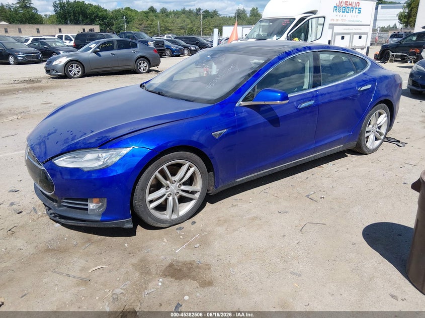 2015 Tesla Model s VIN 5YJSA1S29FF096800 IAAI salvage auction — NORMAL WEAR, Salvage Title, sold $2,500 on 2026-07-22 (photo 2)