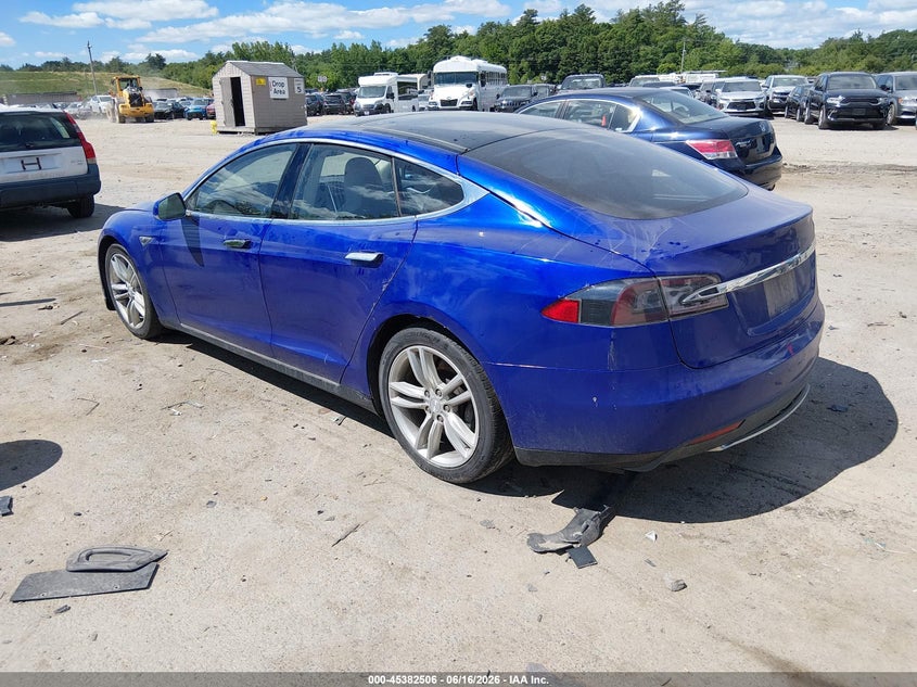 2015 Tesla Model s VIN 5YJSA1S29FF096800 IAAI salvage auction — NORMAL WEAR, Salvage Title, sold $2,500 on 2026-07-22 (photo 3)