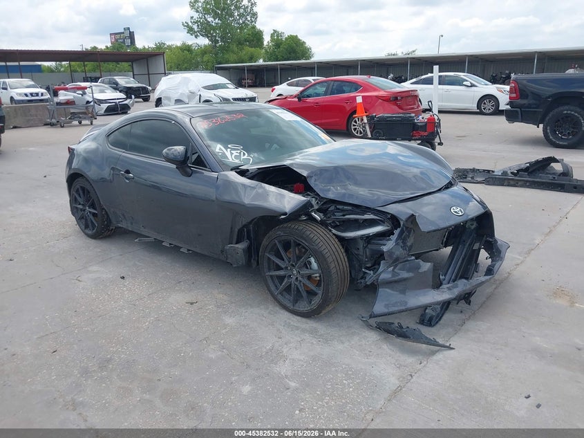 2025 Toyota Gr 86 VIN JF1ZNBE19S9760759 — IAAI salvage auction photo