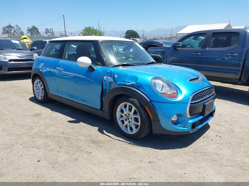 2018 Mini Hard top VIN WMWXP7C56J2A46917 IAAI salvage auction — RIGHT FRONT, Salvage (California), sold $2,300 on 2026-07-10 (photo 1)