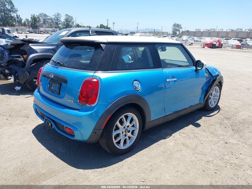 2018 Mini Hard top VIN WMWXP7C56J2A46917 IAAI salvage auction — RIGHT FRONT, Salvage (California), sold $2,300 on 2026-07-10 (photo 4)