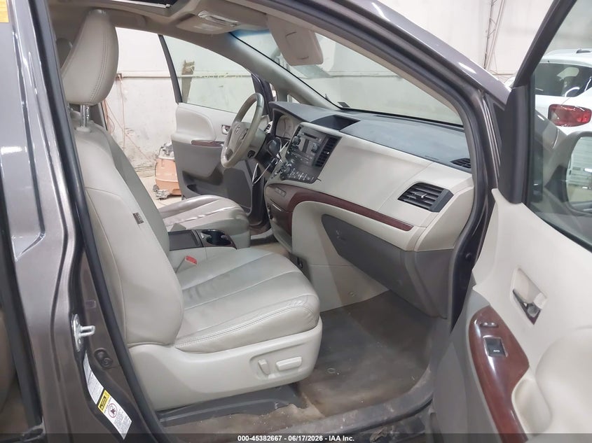 2013 Toyota Sienna VIN 5TDDK3DC9DS055065 IAAI salvage auction — REAR END, Salvage (Pennsylvania), sold $1,550 on 2026-07-23 (photo 5)