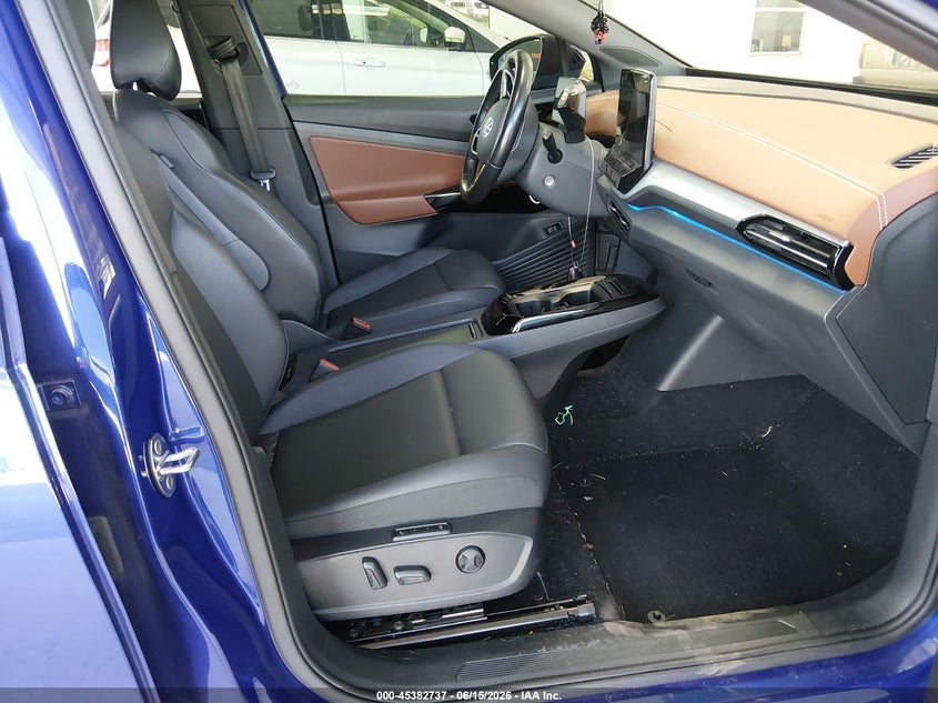 2021 Volkswagen Id.4 VIN WVGTMPE2XMP047081 IAAI salvage auction — LEFT REAR, Salvage Title, sold $8,250 on 2026-07-16 (photo 5)