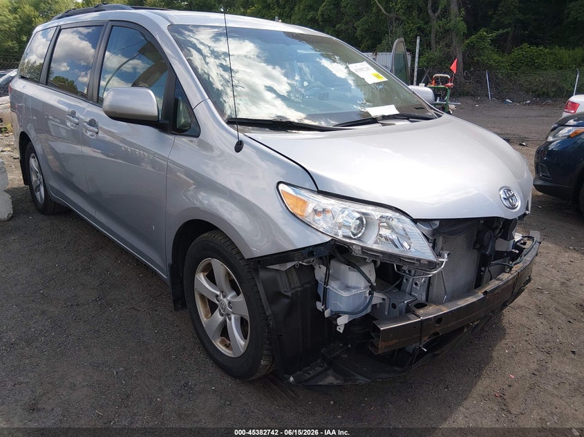 2011 Toyota Sienna VIN 5TDKK3DC6BS171019 IAAI salvage auction — FRONT END, Salvage (Massachusetts), sold $2,150 on 2026-07-21 (photo 6)