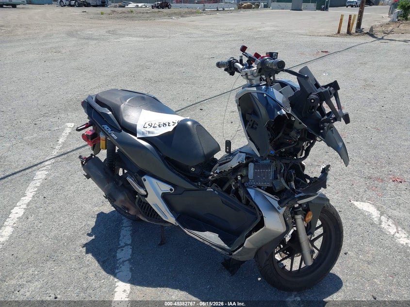 2021 Honda X-adv VIN MLHKF3857M5001094 IAAI salvage auction — FRONT END, Salvage (California), sold $50 on 2026-07-14 (photo 1)