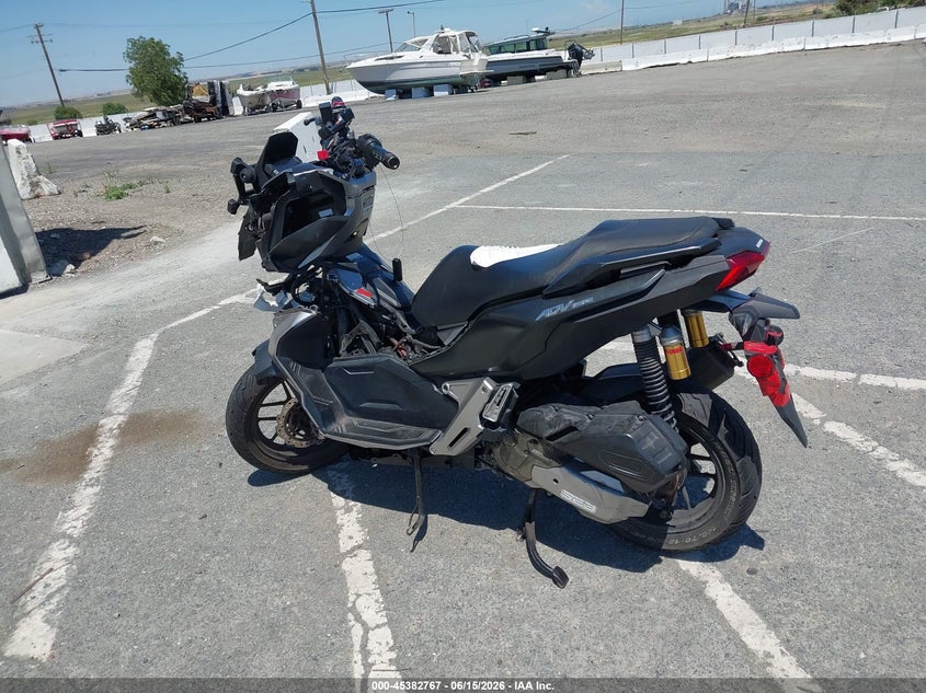 2021 Honda X-adv VIN MLHKF3857M5001094 IAAI salvage auction — FRONT END, Salvage (California), sold $50 on 2026-07-14 (photo 3)