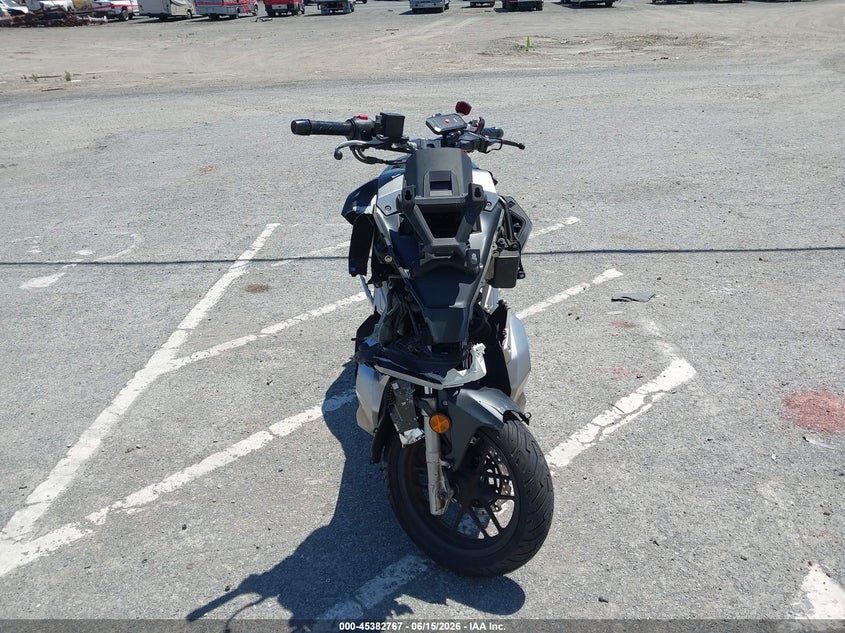 2021 Honda X-adv VIN MLHKF3857M5001094 IAAI salvage auction — FRONT END, Salvage (California), sold $50 on 2026-07-14 (photo 5)