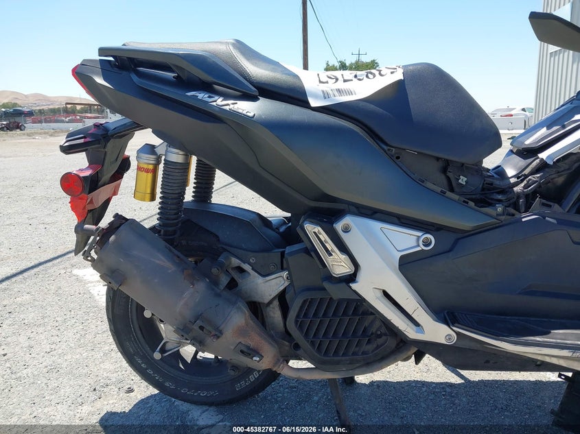 2021 Honda X-adv VIN MLHKF3857M5001094 IAAI salvage auction — FRONT END, Salvage (California), sold $50 on 2026-07-14 (photo 8)
