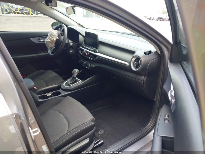 2024 Kia Forte VIN 3KPF24AD5RE828580 IAAI salvage auction — FRONT END, Salvage Title, sold $3,350 on 2026-07-25 (photo 5)