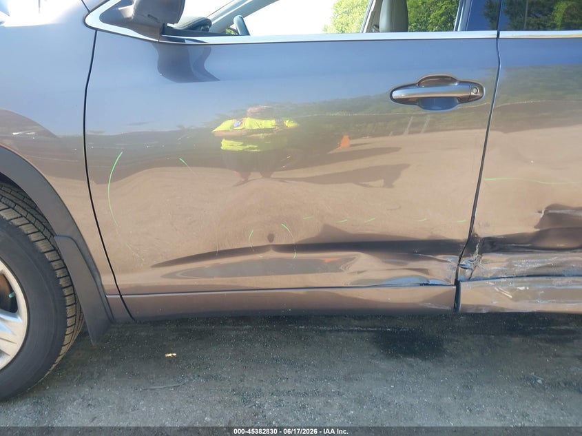 2014 Toyota Highlander VIN 5TDDKRFH7ES033014 IAAI salvage auction — LEFT SIDE, Salvage Title, sold $6,500 on 2026-07-28 (photo 6)
