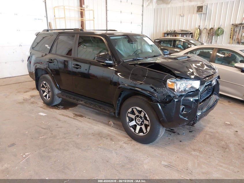 2024 Toyota 4runner VIN JTEPU5JR7R6226068 IAAI salvage auction — FRONT END, Salvage Title, sold $17,000 on 2026-07-23 (photo 1)
