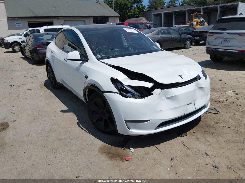 2024 Tesla Model y VIN 7SAYGDEE2RA228414 IAAI salvage auction — FRONT END, Salvage (New Hampshire), sold $10,100 on 2026-08-02 (photo 1)