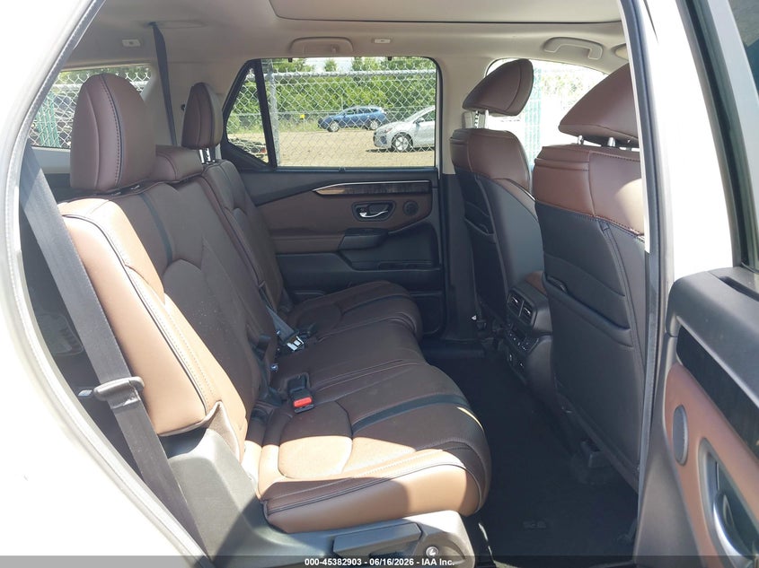 2024 Honda Pilot VIN 5FNYG1H84RB031202 IAAI salvage auction — WATER/FLOOD, Salvage (Ohio), sold $19,200 on 2026-07-29 (photo 8)