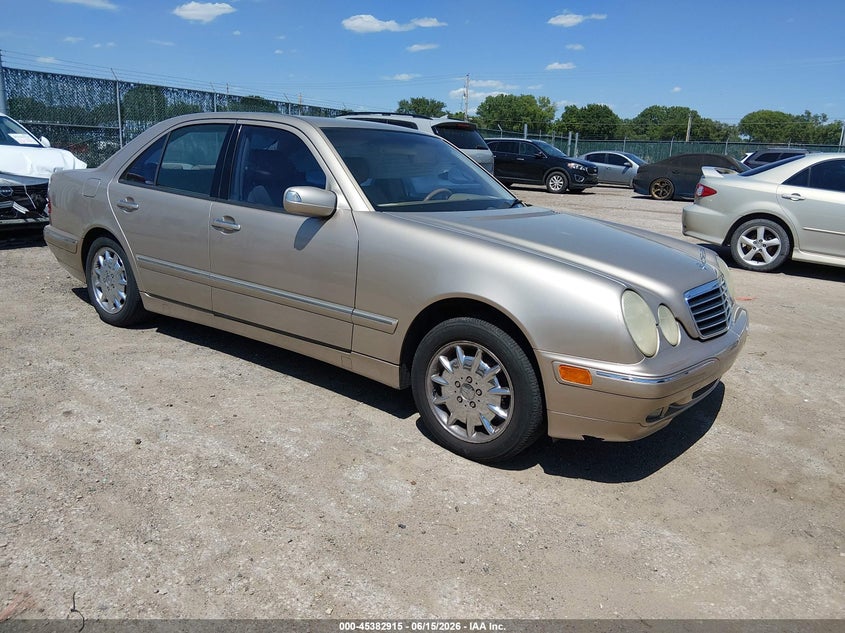 2000 Mercedes-benz E-klasse VIN WDBJF65J1YB077885 IAAI salvage auction — REAR END, Salvage (Kansas), sold $525 on 2026-07-19 (photo 1)