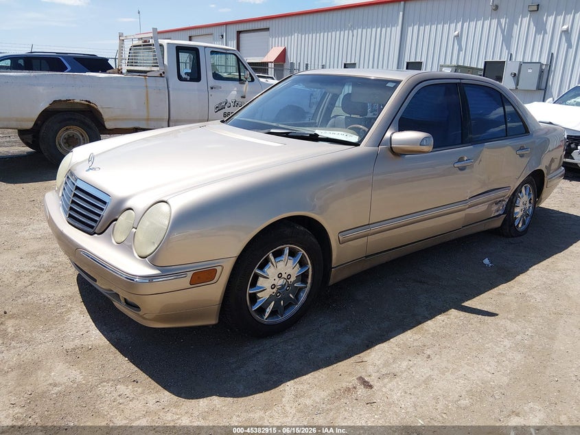 2000 Mercedes-benz E-klasse VIN WDBJF65J1YB077885 IAAI salvage auction — REAR END, Salvage (Kansas), sold $525 on 2026-07-19 (photo 2)