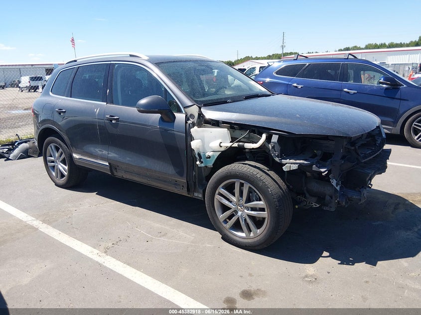 2015 Volkswagen Touareg VIN WVGEF9BP4FD005105 IAAI salvage auction — FRONT END, Salvage (North Carolina), sold $500 on 2026-07-29 (photo 1)