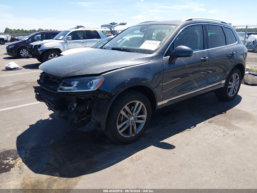 2015 Volkswagen Touareg VIN WVGEF9BP4FD005105 IAAI salvage auction — FRONT END, Salvage (North Carolina), sold $500 on 2026-07-29 (photo 2)