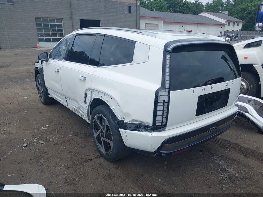 2026 Hyundai Ioniq 9 VIN 7YAMYFS53TY007710 IAAI salvage auction — FRONT END, Salvage Title, sold $21,700 on 2026-08-21 (photo 3)