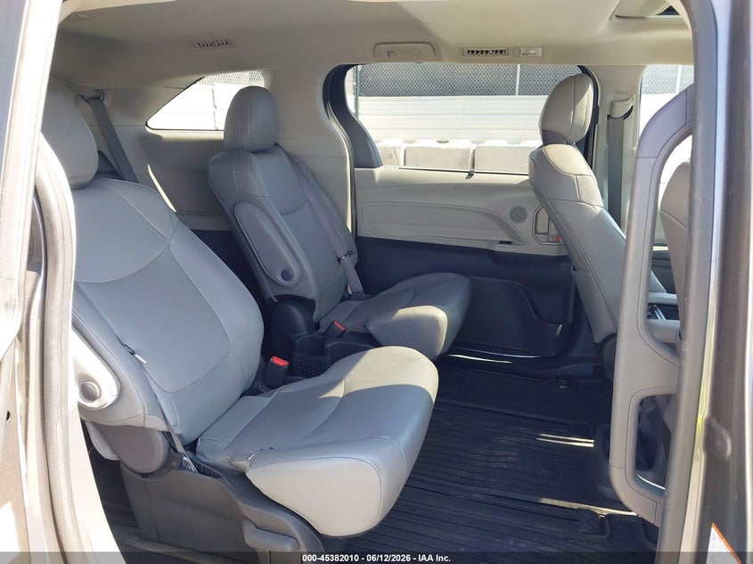 2023 Toyota Sienna VIN 5TDYRKEC0PS143710 IAAI salvage auction — FRONT END, Salvage (California), sold $12,300 on 2026-07-08 (photo 8)